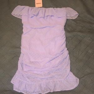 Body-con dress off the shoulder